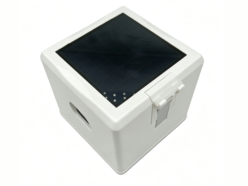 Visual comprehensive monitoring device