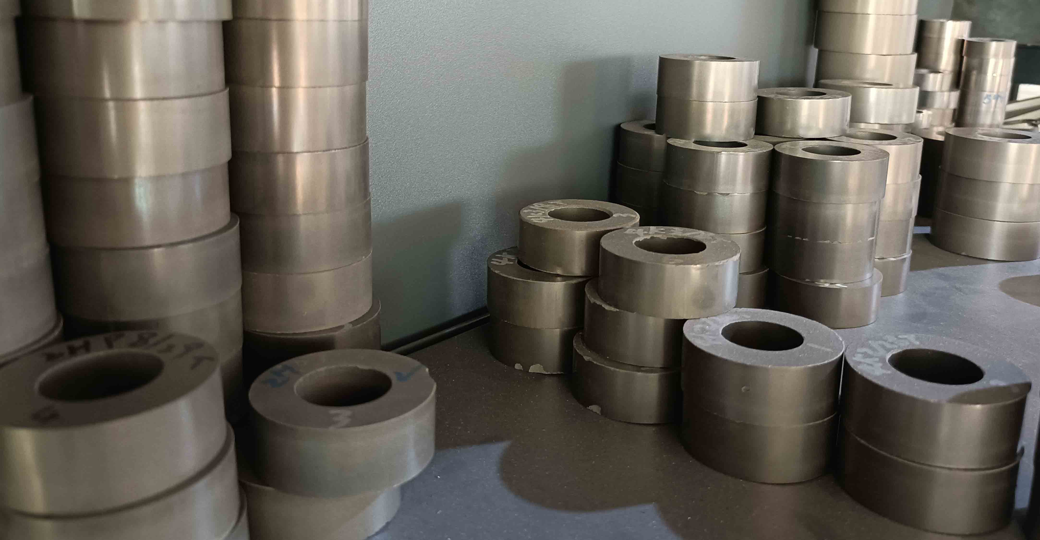 nanocrystalline vs silicon steel core comparison